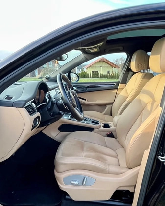 Porsche Macan cena 157800 przebieg: 114000, rok produkcji 2016 z Niemodlin małe 704
